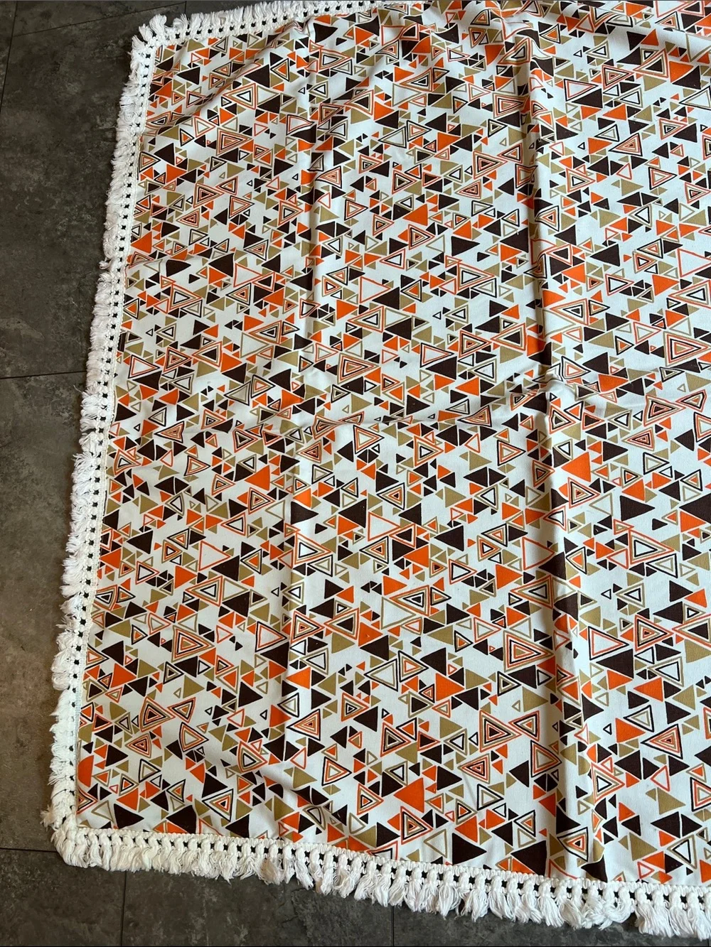 Vintage 1970’s 4’ square (47”) retro Atomic  print cotton fringe tablecloth MCM